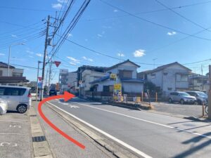 道順⑧：右側に整体サロンてぃ〜だ
